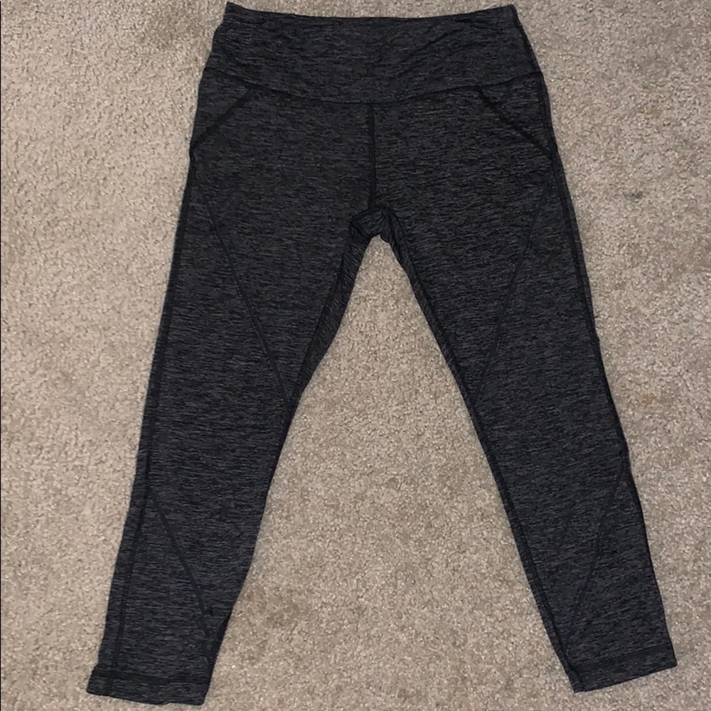 Gray Cropped Workout leggings 🏋️‍♀️
